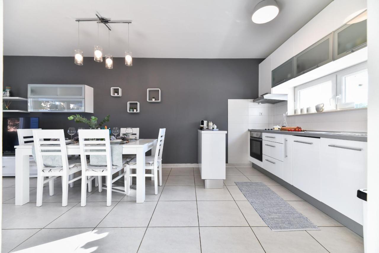Vila Deluxe Triplex Antea Sukošan Exteriér fotografie